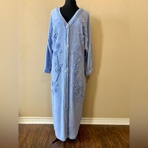 Blue Chenille Ladies Robe Size Large Vintage